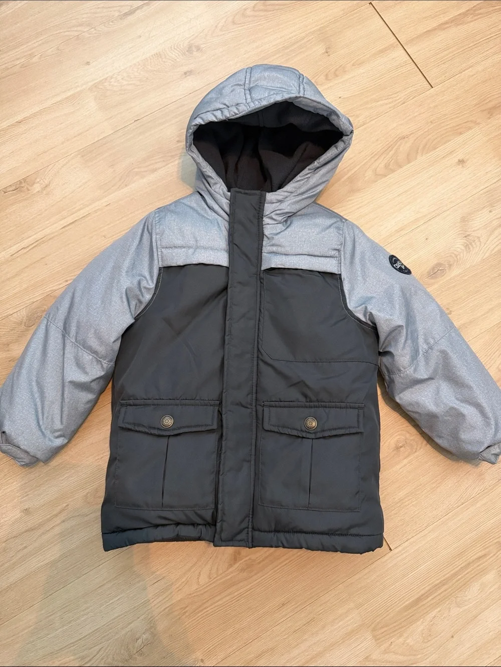 OshKosh B'gosh Kids 5 Two-Tone Hooded Puffer Jacket in Gray and Black